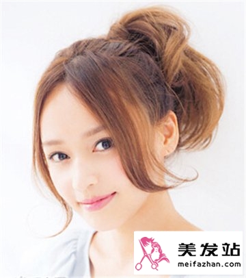 时尚甜美扎发发型