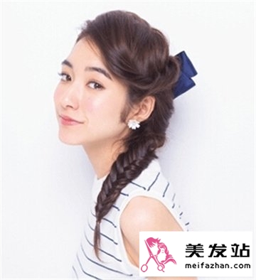 时尚甜美扎发发型