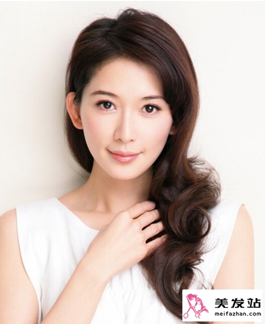 大龄单身女性发型