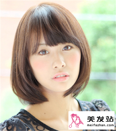 大脸女生看过来  六款必学修颜发型最显美