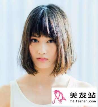 女生超百搭短发发型 简单清新很有范儿