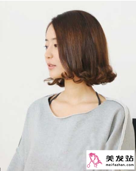 女人味的荷叶头发型