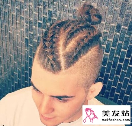 男生蝎子辫
