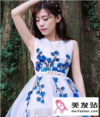 伴娘发型