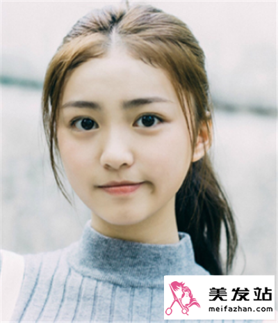 中分马尾辫子