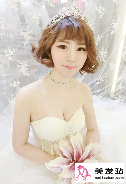 短发新娘
