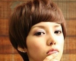 女生个性锅盖头短发发型图片