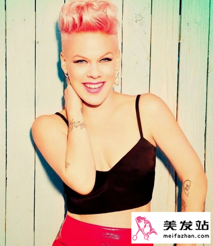 女生两边剃掉发型