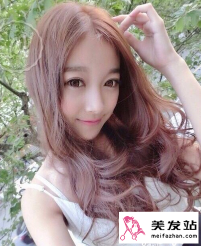 亚麻奶茶色染发