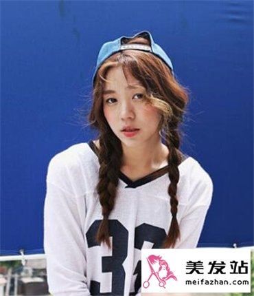 双麻花辫子发型