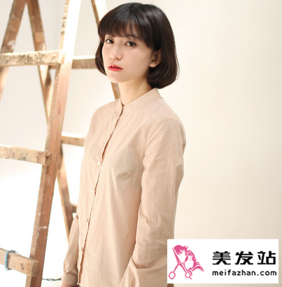 内扣齐短发波波头