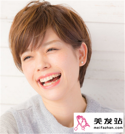 最流行短发发型  百搭瘦脸彰显美腻