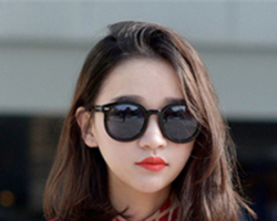 最潮流的韩式发型  简约自然变身魅力女生