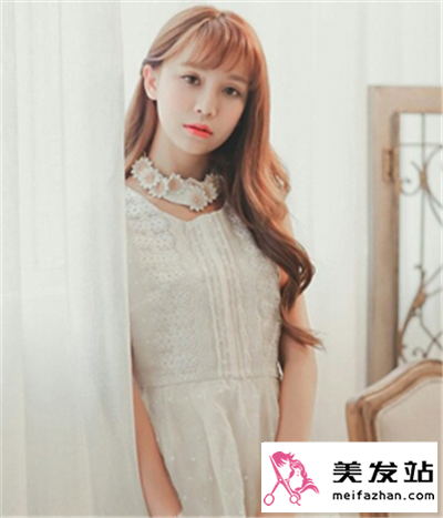 风格百变韩式发型  简单修颜最显女神气质