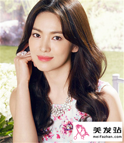 九款女生发型图片  时尚回归更具魅力