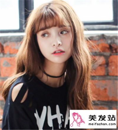 女生弄什么刘海最好看 今年最流行的刘海发型推荐