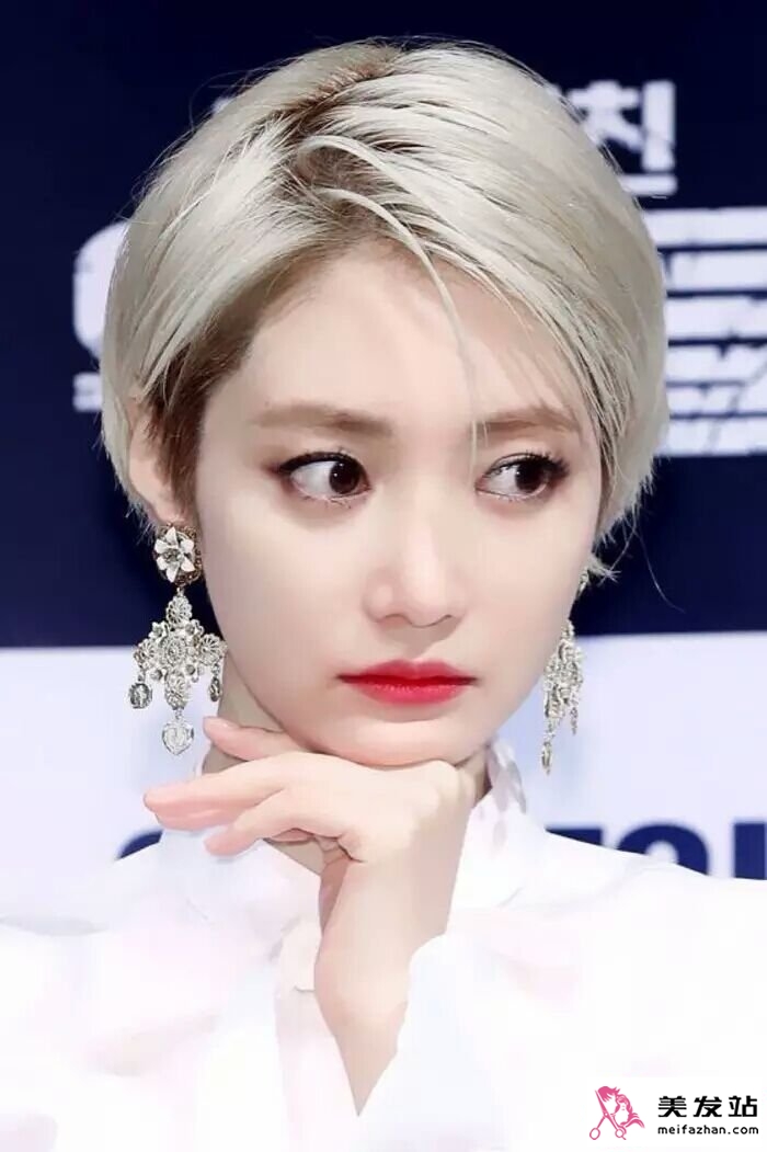 青木亚麻灰染发