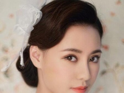 简单漂亮的新娘盘发图片