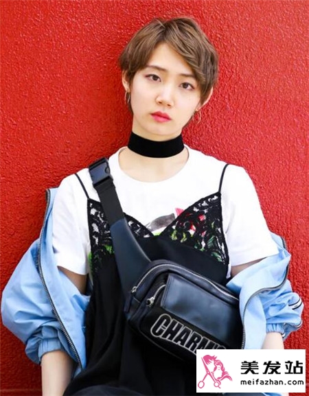 女生花样短发