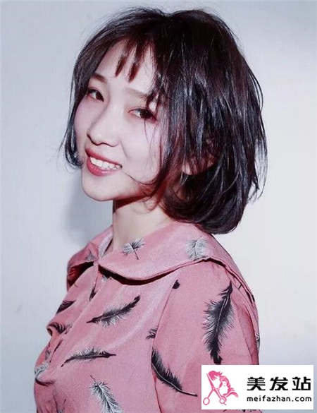 短烫发流行J烫