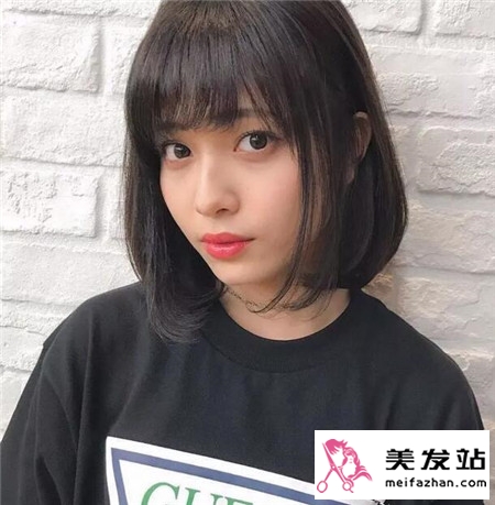 短烫发流行J烫