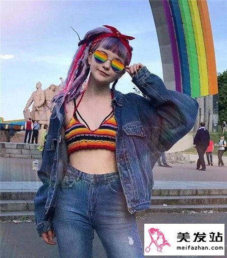 甜美可人的紫色脏辫