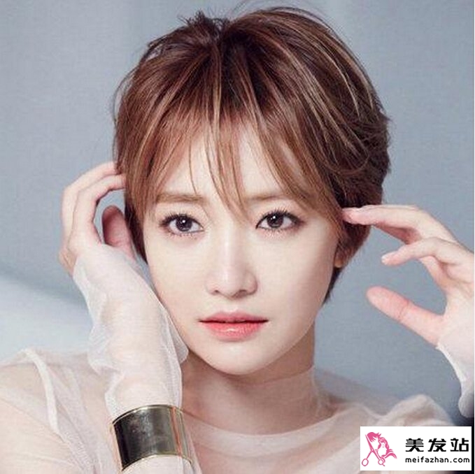 清爽气质改良版男式短发