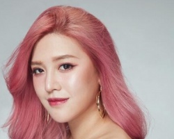 头发染什么颜色显混血 迷雾粉彩发色染完秒变混血儿