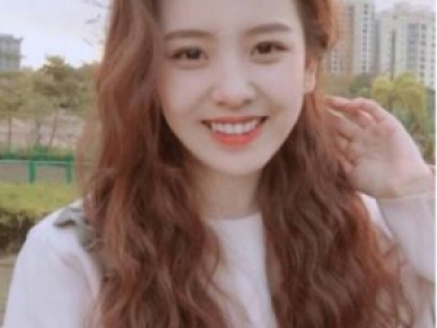网红发型女生长发 甜美可爱又不失魅力
