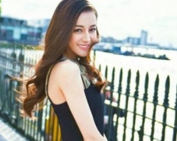 中长发适合什么卷好看 C卷烫发清丽脱俗气质高雅