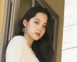 欧阳娜娜适合什么发型 剪掉招牌发型做空气刘海更嫩了