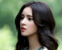 发尾烫卷的自然款式 洋气瘦脸诠释浪漫美