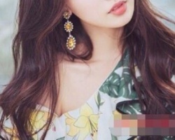 女士长发大卷烫发 落落大方更有成熟女性气场