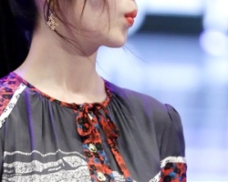 自带女神光环的时尚发型 修颜减龄极显魅力