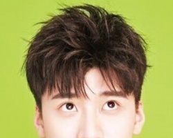 男生碎刘海发型 灵动俏皮塑造小脸