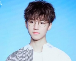 好看的短发发型男 修颜时尚打造帅气潮男