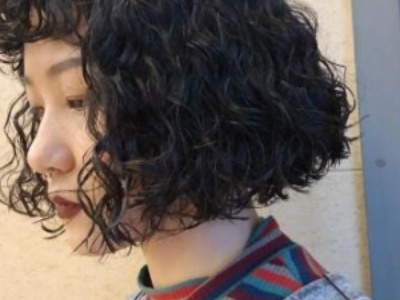 嬉皮卷短发怎么卷 慵懒迷人引领潮流