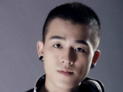 男士短发板寸发型 干练帅气展现男人味