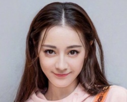 女生中分发型图片 清新灵动塑造女神范