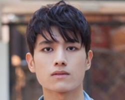 方脸男生适合什么短发 选对发型塑造完美脸型