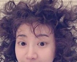 短发烫小卷好看吗 凸显发量修颜洋气