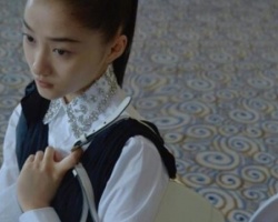 关晓彤高马尾 活泼大方女星都爱扎