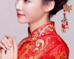 穿秀禾服如何选发型 盘发演绎中式复古风新娘发型