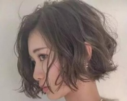 短发怎么烫才好看 小波浪卷短发俏皮减龄