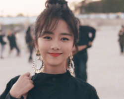 什么扎发最好看 这样扎发清爽利落又不失女神范