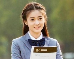 学生党适合的直发发型 披发扎发皆清纯可人