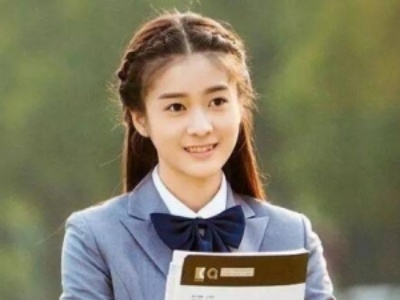 学生党适合的直发发型 披发扎发皆清纯可人