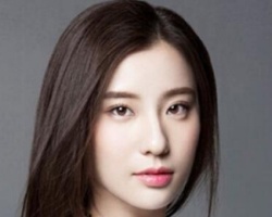 大脸女生适合留直发吗 简约直发很适合大脸女生