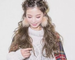 女生简单日系扎发发型 轻松打造随性慵懒风