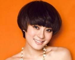 女生蘑菇头短发发型 自带呆萌感减龄又时髦